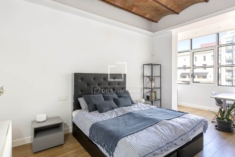Apartamento de 3 dormitorios en venta en Barcelona, Cataluña, Spain № 4019 - foto 25