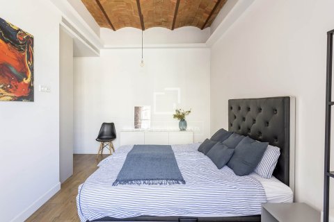 Apartamento de 3 dormitorios en venta en Barcelona, Cataluña, Spain № 4019 - foto 26