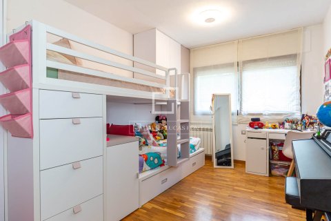 Снять в аренду квартиру в Эсплугес-де-Льобрегат, Испания с 3 спальни, 192м², № 4527 - фото 19