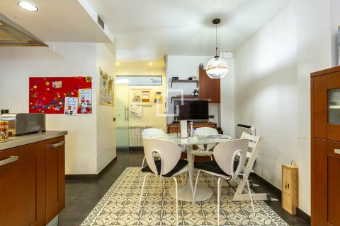 Снять в аренду квартиру в Эсплугес-де-Льобрегат, Испания с 3 спальни, 192м², № 4527 - фото 10