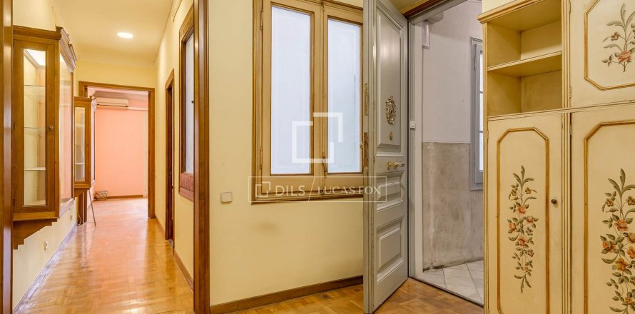 5 bedrooms apartment for sale in Barcelona, Catalonia, Spain № 6503