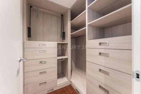 Apartamento de 2 dormitorios en venta en Barcelona, Cataluña, Spain № 6864 - foto 17