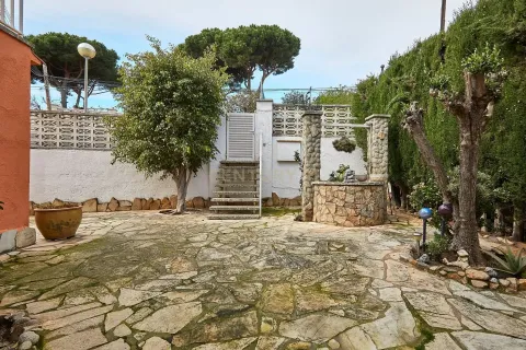 Apartamento de 11 dormitorios en venta en Canet de Mar, Barcelona, Cataluña, Spain № 6863 - foto 7