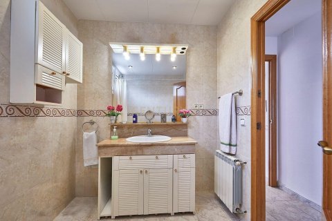 Apartamento de 11 dormitorios en venta en Canet de Mar, Barcelona, Cataluña, Spain № 6863 - foto 27