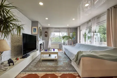 Apartamento de 11 dormitorios en venta en Canet de Mar, Barcelona, Cataluña, Spain № 6863 - foto 12