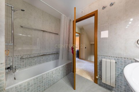 Сasa de 5 dormitorios en venta en Sant Cugat del Vallès, Barcelona, Cataluña, Spain № 6861 - foto 18