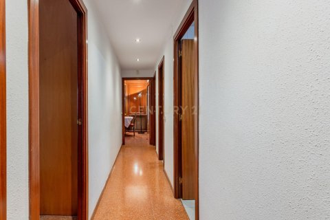 Apartamento de 4 dormitorios en venta en Sant Feliu de Llobregat, Barcelona, Cataluña, Spain № 6859 - foto 22