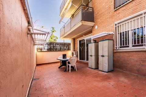 Apartamento de 4 dormitorios en venta en Sant Feliu de Llobregat, Barcelona, Cataluña, Spain № 6859 - foto 2