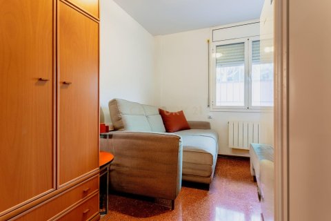 Apartamento de 4 dormitorios en venta en Sant Feliu de Llobregat, Barcelona, Cataluña, Spain № 6859 - foto 24