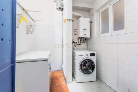 Apartamento de 4 dormitorios en venta en Sant Feliu de Llobregat, Barcelona, Cataluña, Spain № 6859 - foto 26