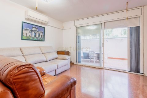 Apartamento de 4 dormitorios en venta en Sant Feliu de Llobregat, Barcelona, Cataluña, Spain № 6859 - foto 6