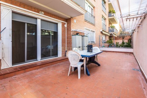 Apartamento de 4 dormitorios en venta en Sant Feliu de Llobregat, Barcelona, Cataluña, Spain № 6859 - foto 3