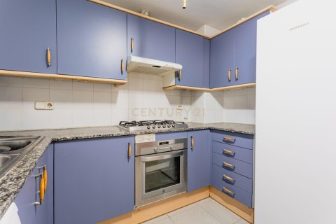 Apartamento de 4 dormitorios en venta en Sant Feliu de Llobregat, Barcelona, Cataluña, Spain № 6859 - foto 11