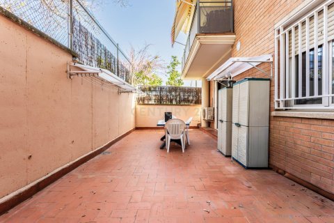Apartamento de 4 dormitorios en venta en Sant Feliu de Llobregat, Barcelona, Cataluña, Spain № 6859 - foto 4