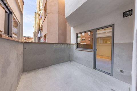 Apartamento de 4 dormitorios en venta en Barcelona, Cataluña, Spain № 6860 - foto 27