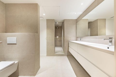 Apartamento de 4 dormitorios en venta en Barcelona, Cataluña, Spain № 6860 - foto 16