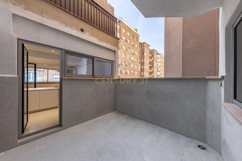 Apartamento de 4 dormitorios en venta en Barcelona, Cataluña, Spain № 6860 - foto 29