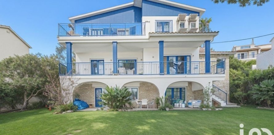 5 bedrooms house for rent in Sitges, Barcelona, Catalonia, Spain № 5129