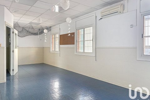 194 sq.m. commercial property for rent in Vilanova i la Geltru, Barcelona, Catalonia, Spain № 5133 - photo 5