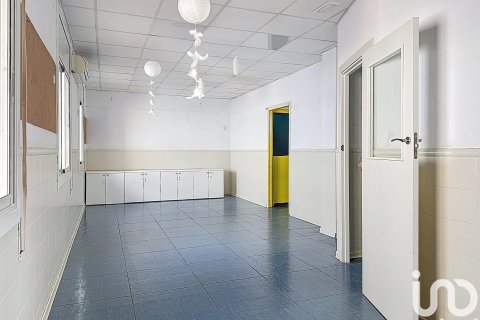 194 sq.m. commercial property for rent in Vilanova i la Geltru, Barcelona, Catalonia, Spain № 5133 - photo 6