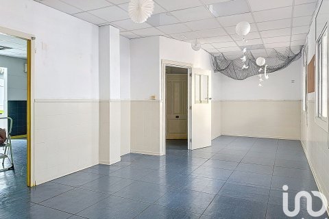 194 sq.m. commercial property for rent in Vilanova i la Geltru, Barcelona, Catalonia, Spain № 5133 - photo 4