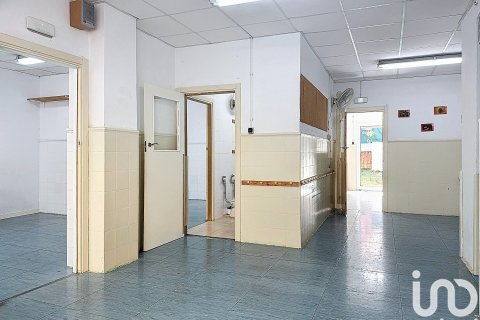 194 sq.m. commercial property for rent in Vilanova i la Geltru, Barcelona, Catalonia, Spain № 5133 - photo 17