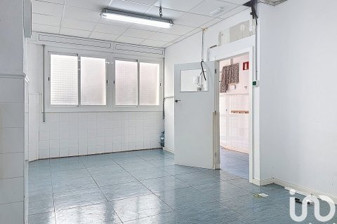 194 sq.m. commercial property for rent in Vilanova i la Geltru, Barcelona, Catalonia, Spain № 5133 - photo 24