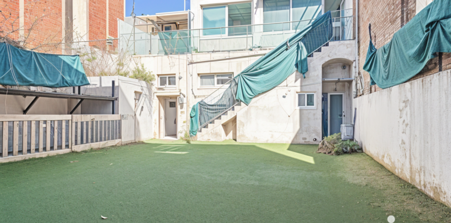 194 sq.m. commercial property for rent in Vilanova i la Geltru, Barcelona, Catalonia, Spain № 5133