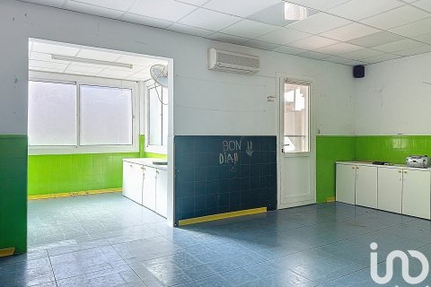 194 sq.m. commercial property for rent in Vilanova i la Geltru, Barcelona, Catalonia, Spain № 5133 - photo 7