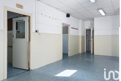 194 sq.m. commercial property for rent in Vilanova i la Geltru, Barcelona, Catalonia, Spain № 5133 - photo 22