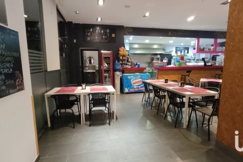 Propiedad comercial de 399 m² en alquiler en Les Roquetes, Barcelona, Cataluña, Spain № 5130 - foto 3