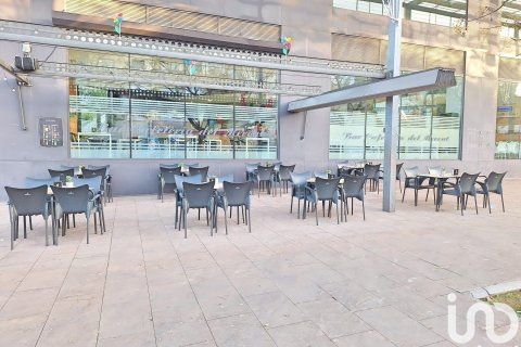 Propiedad comercial de 399 m² en alquiler en Les Roquetes, Barcelona, Cataluña, Spain № 5130 - foto 19