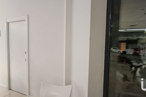 Propiedad comercial de 399 m² en alquiler en Les Roquetes, Barcelona, Cataluña, Spain № 5130 - foto 18