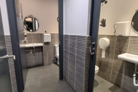 Propiedad comercial de 399 m² en alquiler en Les Roquetes, Barcelona, Cataluña, Spain № 5130 - foto 13