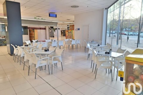 Propiedad comercial de 399 m² en alquiler en Les Roquetes, Barcelona, Cataluña, Spain № 5130 - foto 15