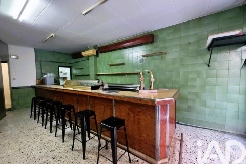 Снять в аренду бар в Бадалона, Испания 66м², № 5131 - фото 2