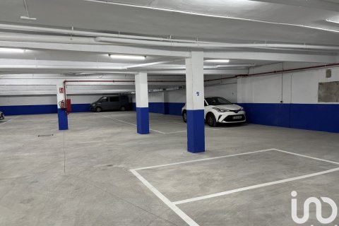 363 m² parking à louer à Barcelona, Catalonia, Spain № 5134
