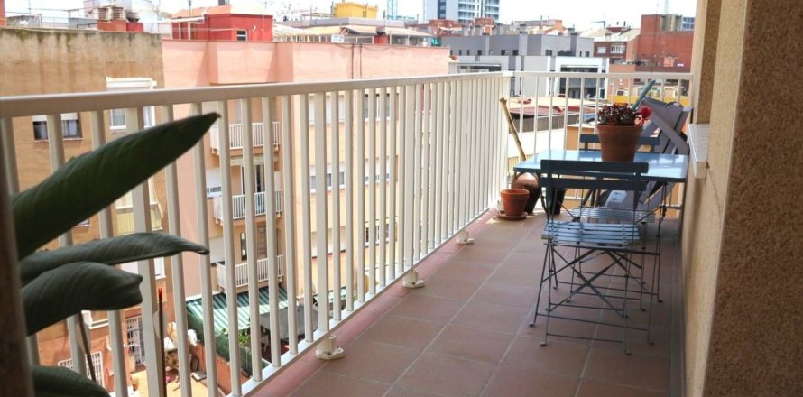 Квартира с 4 спальнями в Эсплугес-де-Льобрегате, Барселона, Каталония, Испания № 2524