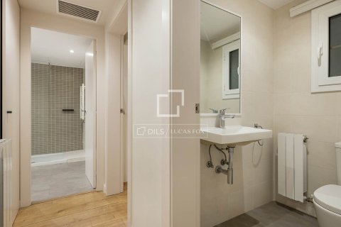 2 bedrooms apartment for sale in Barcelona, Catalonia, Spain № 4182 - photo 23