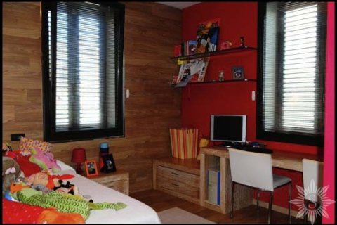 Купить виллу в Матаро, Испания с 5 спален, 400м², № 858 - фото 2