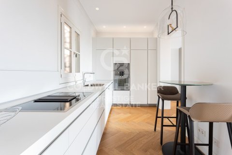 3 bedrooms apartment for rent in Barcelona, Catalonia, Spain № 6124 - photo 9