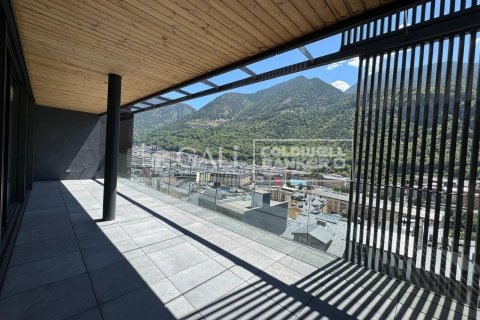 5 bedrooms apartment for rent in Principado De Andorra (Ninguna Poblacion Tiene C.P.), Lleida, Catalonia, Spain № 6125 - photo 3