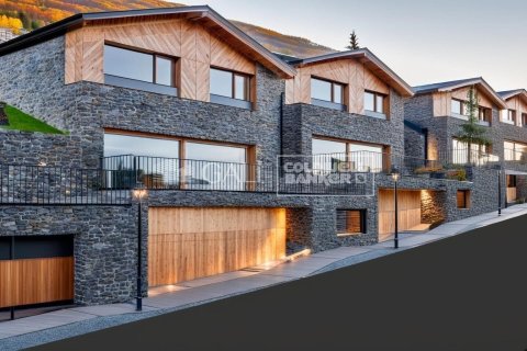 4 bedrooms house for sale in Principado De Andorra (Ninguna Poblacion Tiene C.P.), Lleida, Catalonia, Spain № 5485