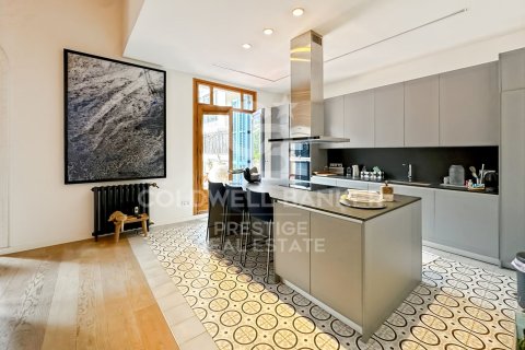 Купить квартиру в Барселона, Испания с 3 спальни, 568м², № 5489 - фото 5