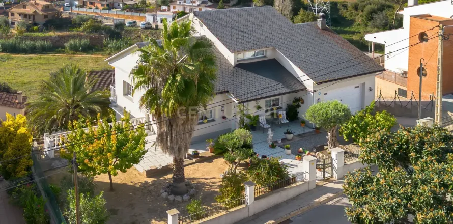Сasa de 4 dormitorios en venta en Llica D'amunt, Barcelona, Cataluña, Spain № 6947