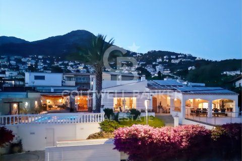 4 bedrooms house for sale in Roses, Girona, Catalonia, Spain № 5689 - photo 4