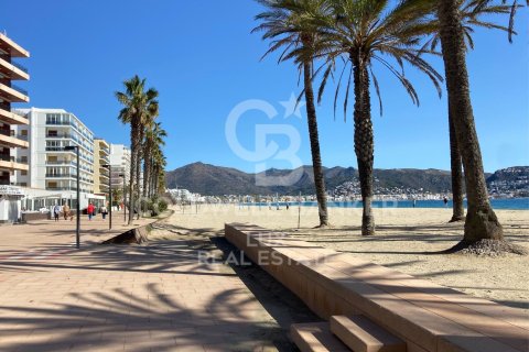 316 sq.m. commercial property for sale in Roses, Girona, Catalonia, Spain № 5692 - photo 3