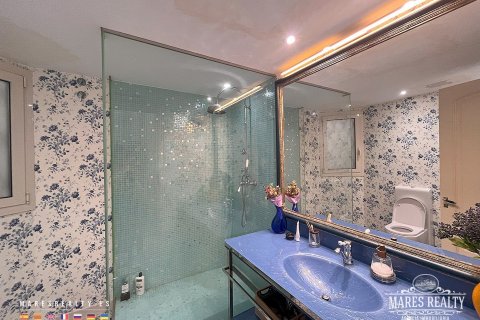Apartamento de 3 dormitorios en venta en Barcelona, Cataluña, Spain № 1032 - foto 11