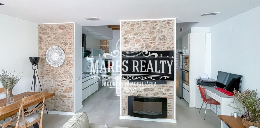 Вилла с 4 спальнями в Калелье, Барселона, Каталония, Испания № 1035