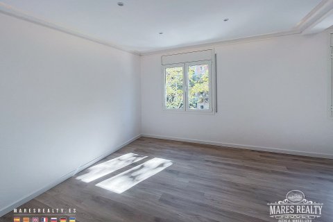 Apartamento de 3 dormitorios en venta en Barcelona, Cataluña, Spain № 1036 - foto 12